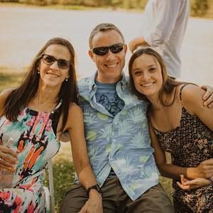 Meet your Posher, Dee-dee